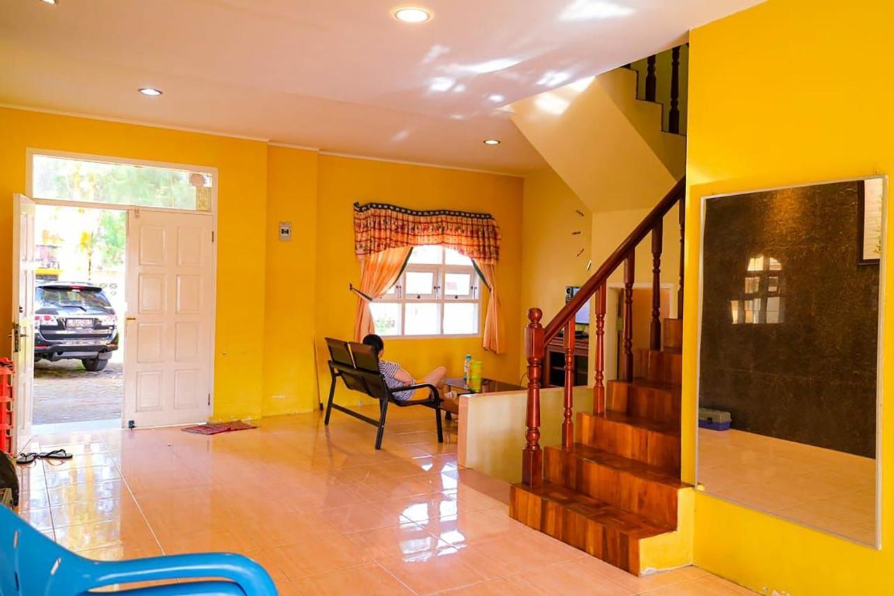 Villa Bukit Indah Brastagi / Berastagi Exteriör bild